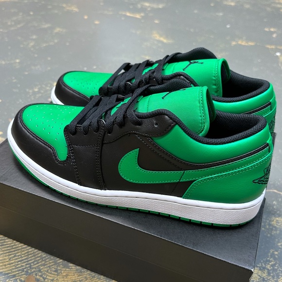 Nike Air Jordan 1 Low Black Lucky Green 553558-065 Pine Toe - Picture 5 of 9